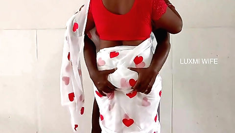 Indian amateur porn with a big ass and a round booty