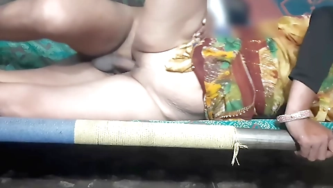 Indian bhabhi in desi chudai and doggy style in hd video