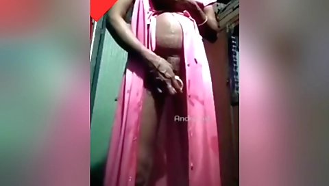 Indian girl masturbates and fucks herself in solo video