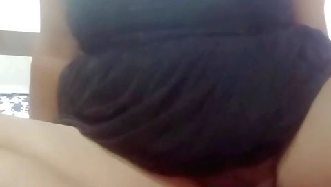 Hairy naked slut with big ass and a nice booty on cam