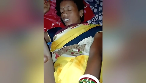 Indian babe with hairy pussy doing some hardcore porn clip