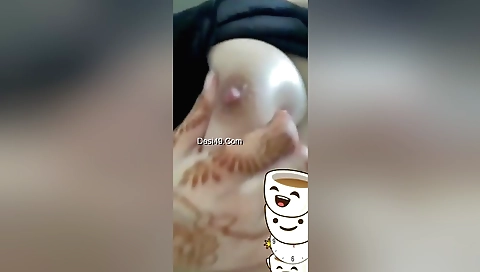 Sexy nude amateur solo video showing her cute boobs