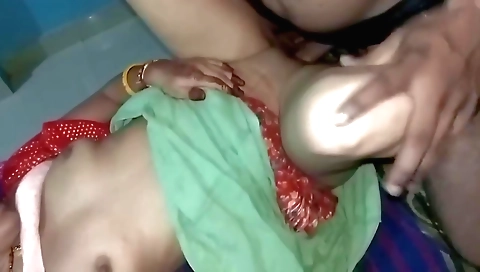 Indian brunette gets fucked in a hot homemade video