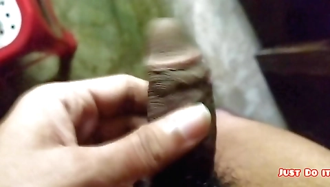 Indian girl fucks in her mouth and clit in amateur vid